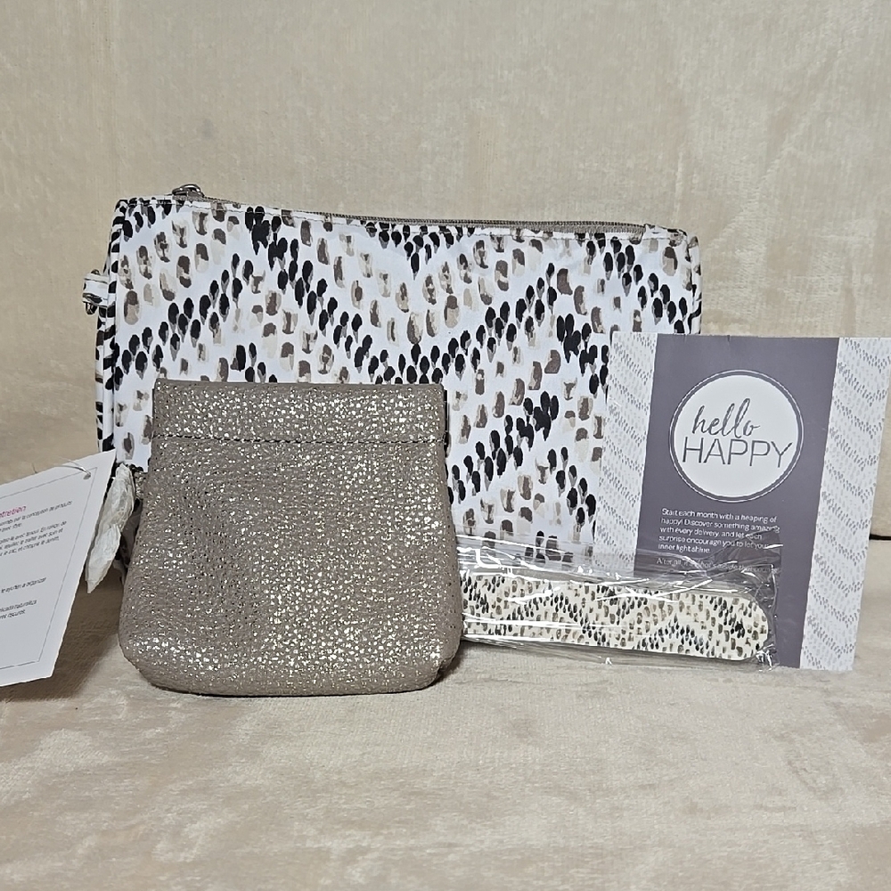 NWT Thirty-one Hello happy pouch set